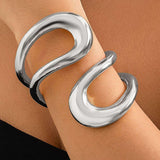 Pulsera Asimétrica Recortada